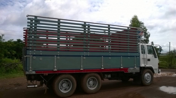 ขาย 10 ล้อ JCM เพลาเดียว วางหัวร็อคกี้ลงเล่มแล้ว เครื่อง 6BG1 175 แรงม้า เปลี่ยนช่วงล่างใหญ่ พวงมาลัยพาวเวอร์ ทะเบียนเต็มพร้อมโอน ราคาต่อรองได้ครับผม