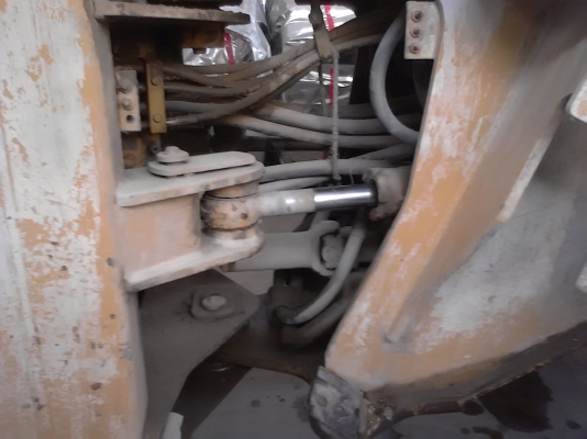 ขายครับ CATERPILLAR 938F สภาพพร้อมใช้ครับ รถใช้งานอยู่ครับ