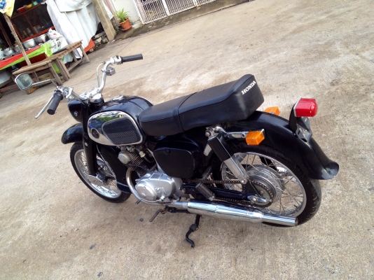 ขาย c92 วิ้งๆ ครับ ตามรูป มีเล่มให้ครับ เครื่องจบๆ เติมนำ้มันขี่อย่างเดว ลดสุดๆเลยจร้าา 39000 ครับ ติดต่อ 0811160919