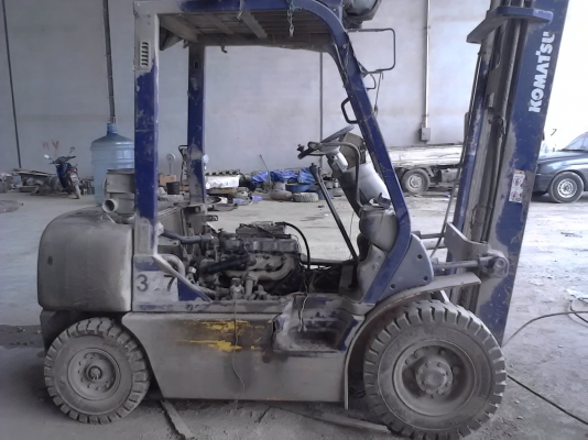 ขายครับ รถฟอร์คลิฟต์ KOMATSU กับ TOYOTA เครื่องติด ครับ