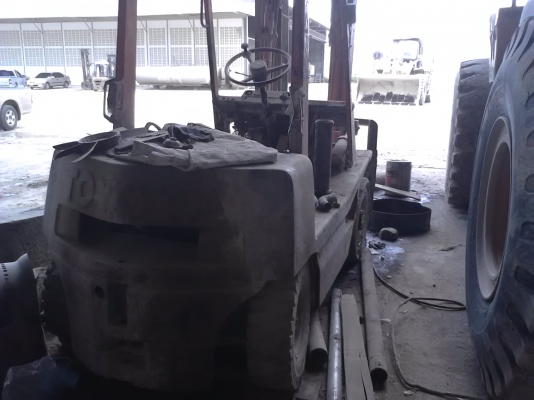 ขายครับ รถฟอร์คลิฟต์ KOMATSU กับ TOYOTA เครื่องติด ครับ