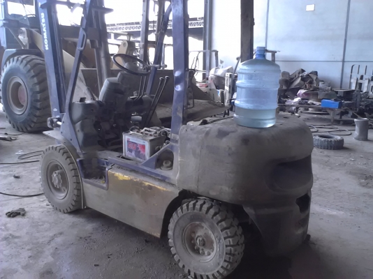 ขายครับ รถฟอร์คลิฟต์ KOMATSU กับ TOYOTA เครื่องติด ครับ