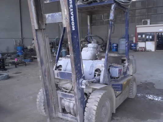 ขายครับ รถฟอร์คลิฟต์ KOMATSU กับ TOYOTA เครื่องติด ครับ