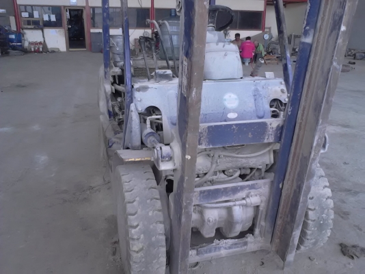 ขายครับ รถฟอร์คลิฟต์ KOMATSU กับ TOYOTA เครื่องติด ครับ