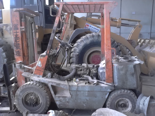 ขายครับ รถฟอร์คลิฟต์ KOMATSU กับ TOYOTA เครื่องติด ครับ