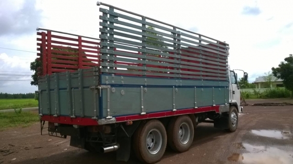 ขายรถล่อง 10 ล้อเพลาเดียว เครื่อง 175 แรงม้า ช่วงล่างใหญ่ พวงมาลัยพาวเวอร์ ทะเบียนเต็มพร้อมโอน ราคาต่อรองได้ครับ