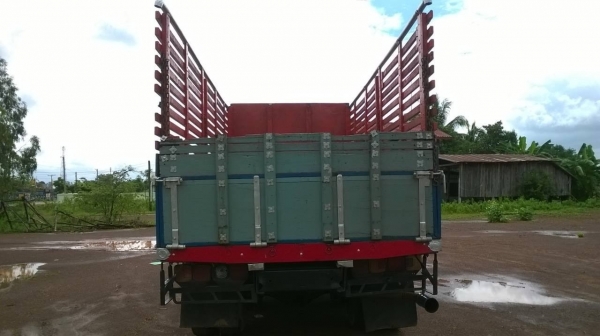 ขายรถล่อง 10 ล้อเพลาเดียว เครื่อง 175 แรงม้า ช่วงล่างใหญ่ พวงมาลัยพาวเวอร์ ทะเบียนเต็มพร้อมโอน ราคาต่อรองได้ครับ