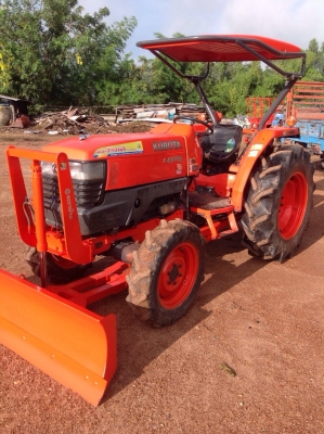 แทรกเตอร์คูโบต้า 4508 สภาพดีพร้อมใช้งาน. สภาพเดิมๆ เยี่ยมทั้งคัน ขายพร้อมผานดันหน้าและโรตารี่