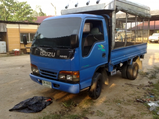 หกล้อป้ายเล็ก 4jb 2800 cc. หกล้อป้ายเล็ก 4jb 2800 cc.