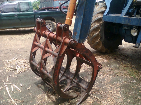 รถคีบอ้อย คีบหลัง ฟอร์ด  เกียร์ธรรมดา มีทะเบียน