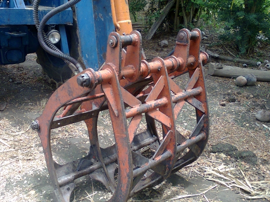 รถคีบอ้อย คีบหลัง ฟอร์ด  เกียร์ธรรมดา มีทะเบียน