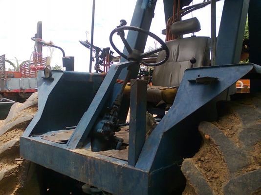 รถคีบอ้อย คีบหลัง ฟอร์ด  เกียร์ธรรมดา มีทะเบียน