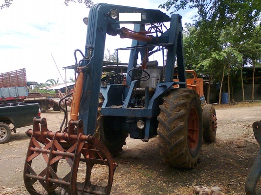 รถคีบอ้อย คีบหลัง ฟอร์ด  เกียร์ธรรมดา มีทะเบียน