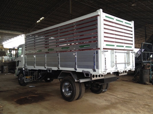 ขาย 6 ล้อ HINO MEGA เครื่อง JO8C  260 แรงม้าระบบน้ำมัน กระบะดั้มพ์ 5.20 เมตร กระบะมิเนียม ยาง 900 ขอบ 20 สวยๆครับ