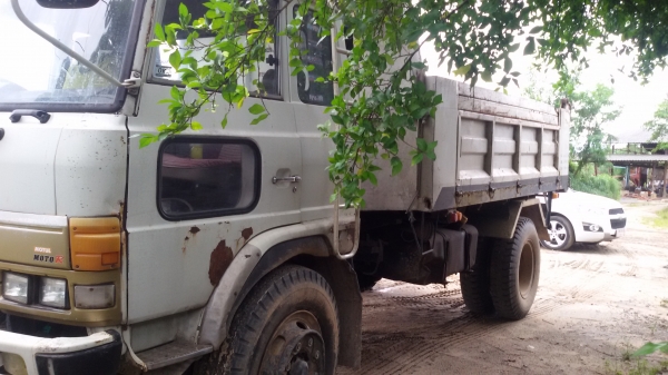 HINO FE  ราคา 500,000  บาท