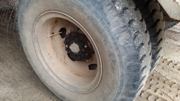 HINO FE  ราคา 500,000  บาท