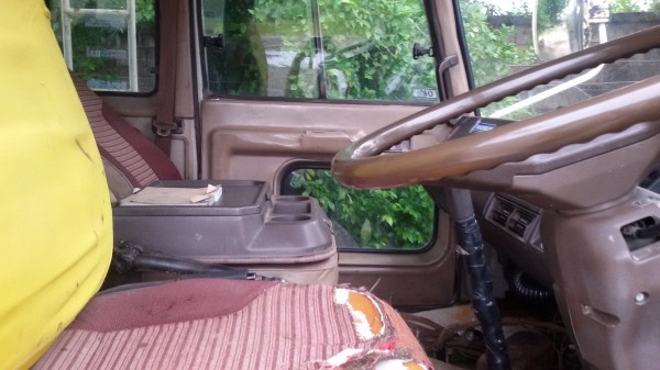 HINO FE  ราคา 500,000  บาท