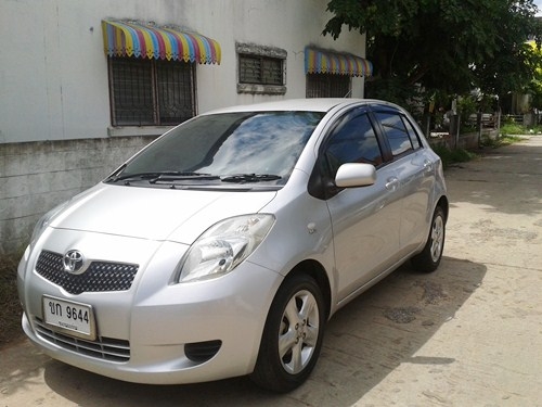 yaris ตัว E เกียร์ AUTO  ปี 2006 abs airbag คู่ ว่ิ่ง 77000K/m