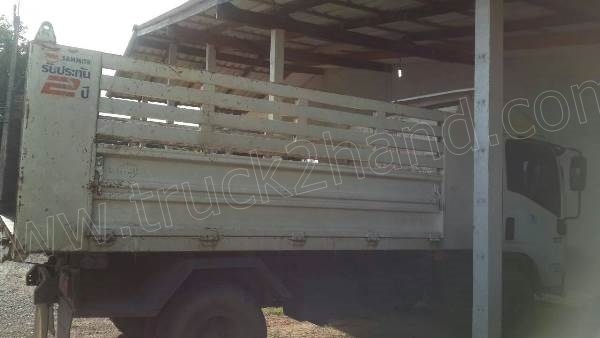 รถบรรทุก 6 ล้อ ISUZU NPR 150