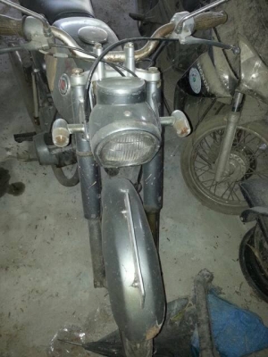 ขาย มอเตอร์ไซค์คลาสสิค โบราณ ซูซูกิ k125 ท่อคู่ รถขี่ใช้งานได้ปกติ ไม่มีเล่ม มีใบซื้อขาย ขายราคา15000 บาท