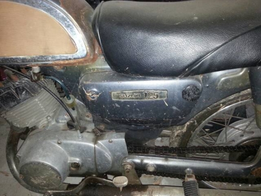 ขาย มอเตอร์ไซค์คลาสสิค โบราณ ซูซูกิ k125 ท่อคู่ รถขี่ใช้งานได้ปกติ ไม่มีเล่ม มีใบซื้อขาย ขายราคา15000 บาท