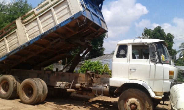 ขายHINO KT725 ดั๊ม สภาพสวยพร้อมใช้  ราคาต่อรองได้ ติดต่อได้ที่คุณ อ๊อฟ พิจิตร086-737-9991