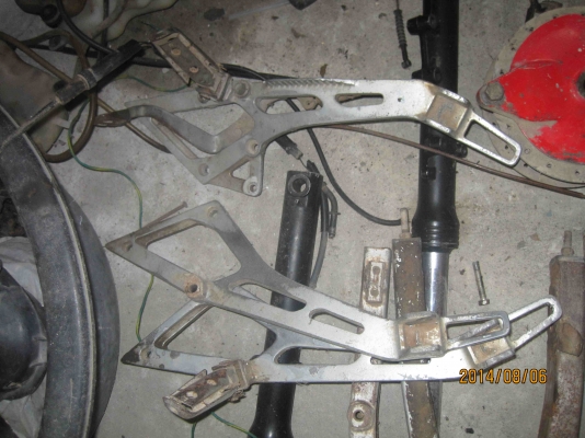 โล๊ะขายถูกๆอะไหล่TZRRและSerpico ขายถูกตัวจริง