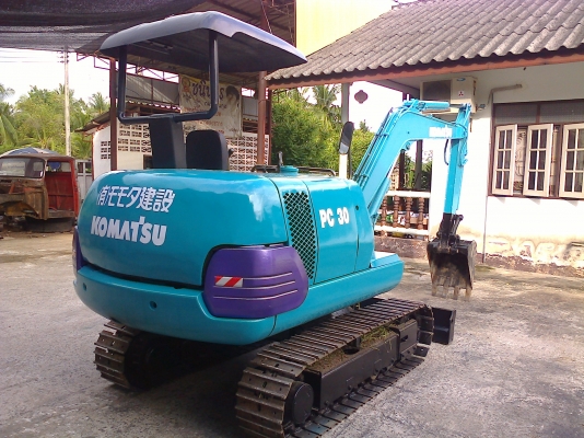 ขายแบคโฮ KOMATSU PC 30-7  พร้อมใช้งาน