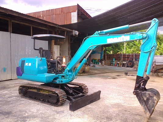 ขายแบคโฮ KOMATSU PC 30-7  พร้อมใช้งาน