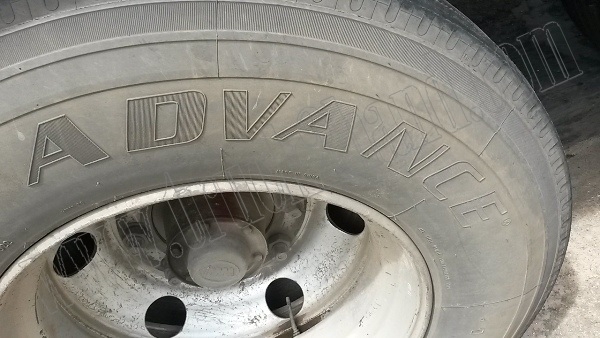 หางพ่วงเทเลอร์พื้นเรียบ12ล้อ 3เพลา ของบริษัทสามมิตร ปี53