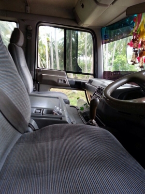 รถฮีโน่ 10 ล้อดั้ม ( เปอร์เฟีย )  320 แรงม้า ปี53.  ( รถประกอบ )  สนใจติดต่อ  081 - 6079515