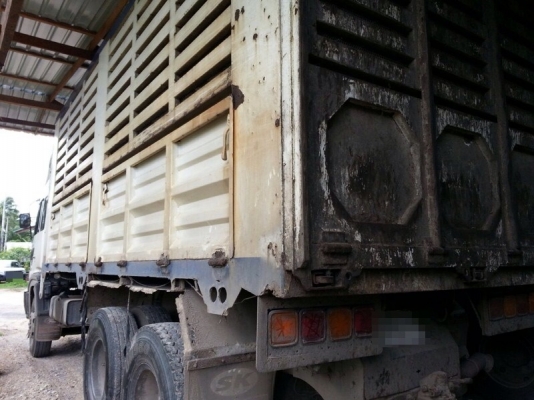 รถฮีโน่ 10 ล้อดั้ม ( เปอร์เฟีย )  320 แรงม้า ปี53.  ( รถประกอบ )  สนใจติดต่อ  081 - 6079515