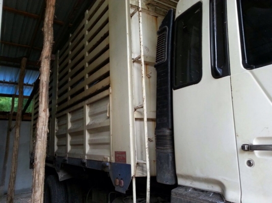 รถฮีโน่ 10 ล้อดั้ม ( เปอร์เฟีย )  320 แรงม้า ปี53.  ( รถประกอบ )  สนใจติดต่อ  081 - 6079515