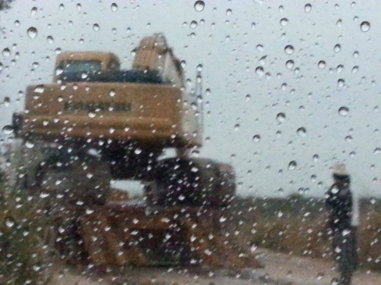 รับเหมา ขุดวางท่อระบายน้ำ ขุดสระ  ปรับพื้นที่