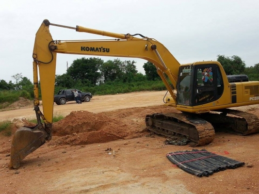 รับเหมา ขุดวางท่อระบายน้ำ ขุดสระ  ปรับพื้นที่