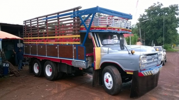 ขาย 10 ล้อหัวยาว 2 เพลาช่วงล่างใหญ่ HINO เครื่อง 6BD1 165 แรงม้า มีปั้มลม เกียร์ HO สโลว์กลาง คานหน้าใหญ่ พาวเวอร์ ยางเต็ม ทะเบียนเต็มพร้อมโอน ราคาต่อรองได้ครับ