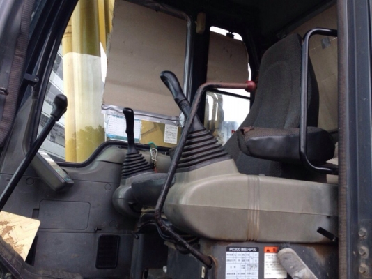 รถแบคโฮ  KOMSTSU  PC 200 - 6  ( รถทำงาน 13,xxx ซม. )  สนใจติดต่อ 081 - 6079515