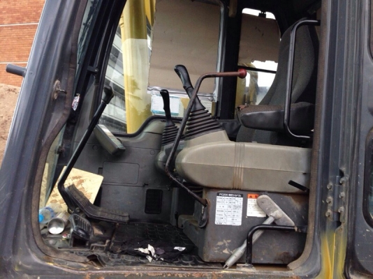 รถแบคโฮ  KOMSTSU  PC 200 - 6  ( รถทำงาน 13,xxx ซม. )  สนใจติดต่อ 081 - 6079515