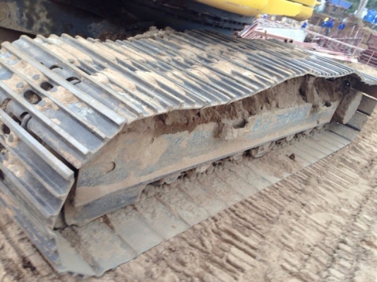 รถแบคโฮ  KOMSTSU  PC 200 - 6  ( รถทำงาน 13,xxx ซม. )  สนใจติดต่อ 081 - 6079515