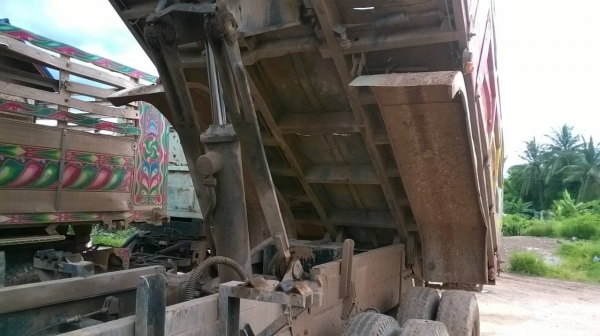 ขายถูก HINO FM3M เครื่องเดิม M10C 240 แรงม้า เกียร์เดิม สโลว์เดิม มีลำโพงลากลูก กระบะไม่ค่อยสวย ทะเบียนเต็มพร้อมโอน ซื้อจริงต่อรองราคาได้เลยครับ