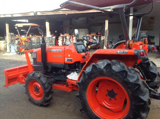 ปัญญาแทรคเตอร์มาแล้ว...จัดมาให้ครับ คูโบต้า L3408 พร้อมใบมีดคานล่าง โรตาลี่สยามอิมพรีเม้น160 เล่มทะเบียนพร้อม ส่งฟรีทั่วไทย