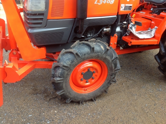 ปัญญาแทรคเตอร์มาแล้ว...จัดมาให้ครับ คูโบต้า L3408 พร้อมใบมีดคานล่าง โรตาลี่สยามอิมพรีเม้น160 เล่มทะเบียนพร้อม ส่งฟรีทั่วไทย