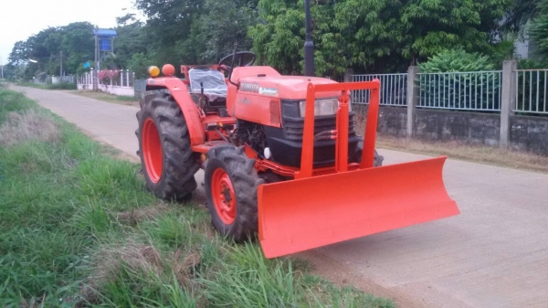 ขายครับ Kubota L3408 สภาพสวยๆครับ 34 แรง สองเพลา เพาเวอร์ พร้อมใบดันหน้า ครับ