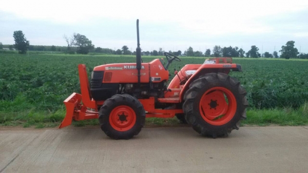 ขายครับ Kubota L3408 สภาพสวยๆครับ 34 แรง สองเพลา เพาเวอร์ พร้อมใบดันหน้า ครับ