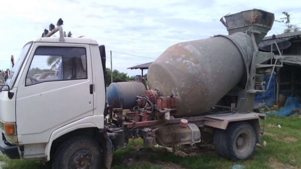 รถฮีโน่ 6 ล้อ โม่ปูน KM777 117 แรงม้า ( มีขาย 2 คัน ) สนใจติดต่อ 081 - 6079515 รถฮีโน่ 6 ล้อ โม่ปูน KM777 117 แรงม้า ( มีขาย 2 คัน ) สนใจติดต่อ 081 - 6079515