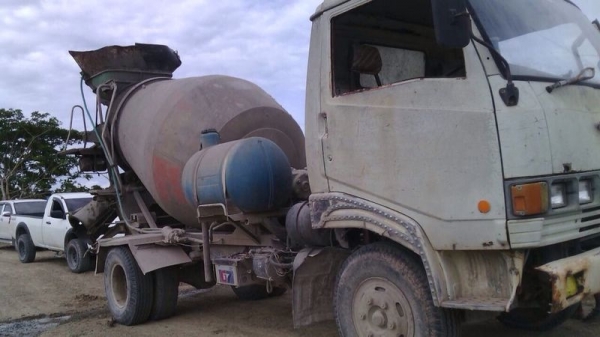 รถฮีโน่ 6 ล้อ โม่ปูน KM777 117 แรงม้า ( มีขาย 2 คัน ) สนใจติดต่อ 081 - 6079515 รถฮีโน่ 6 ล้อ โม่ปูน KM777 117 แรงม้า ( มีขาย 2 คัน ) สนใจติดต่อ 081 - 6079515