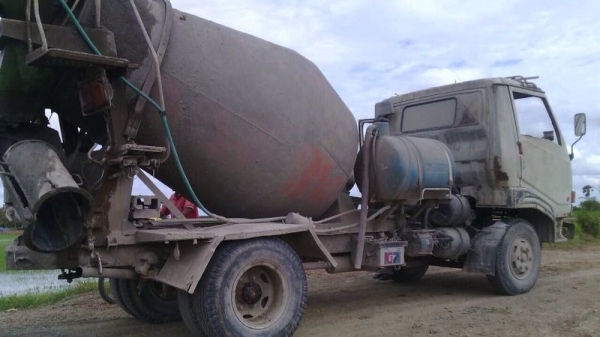 รถฮีโน่ 6 ล้อ โม่ปูน KM777 117 แรงม้า ( มีขาย 2 คัน ) สนใจติดต่อ 081 - 6079515 รถฮีโน่ 6 ล้อ โม่ปูน KM777 117 แรงม้า ( มีขาย 2 คัน ) สนใจติดต่อ 081 - 6079515