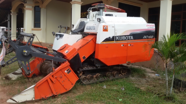 ขายรถเกี่ยวข้าว kubota dc60 plus ตัวสุดท้ายพร้อมเล่มทะเบียนครับ ขายรถเกี่ยวข้าว kubota dc60 plus ตัวสุดท้ายพร้อมเล่มทะเบียนครับ
