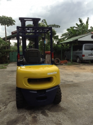 +++ ขายรถโฟล์คลิฟท์ KOMATSU FD25-12  ขนาด 2.5 ตัน  (รถสภาพดี พร้อมใช้) เครื่องยนต์ดีเซล  เกียร์ธรรมดา  เสา 6 เมตร 3 ท่อน  งา 1,070  มม. ยางตัน 4 เส้น  *** สนใจรายละเอียด ราคา  คุยได้ครับ โทร. 081-659-7598 ***