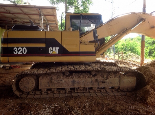 ขายรถแบคโฮ  CAT  320  V2   รถสวยพร้อมใช้งาน ราคาต่อรองได้นะครับ